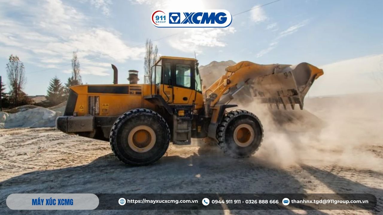 Máy xúc lật XCMG hoạt động 