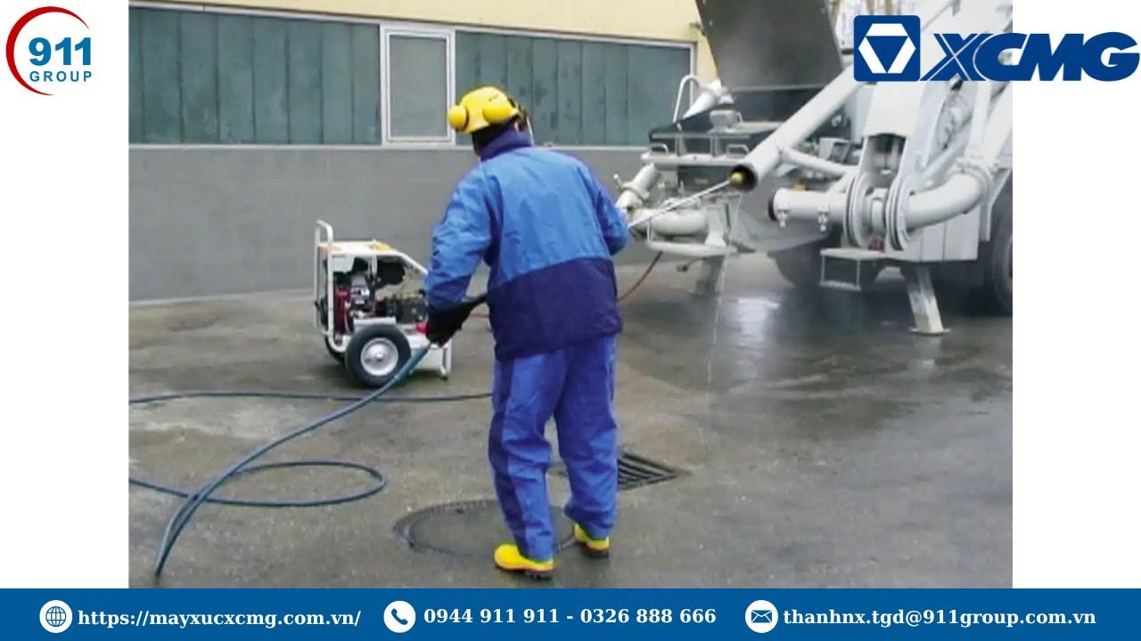 An toàn lao động khi vệ sinh thùng trộn