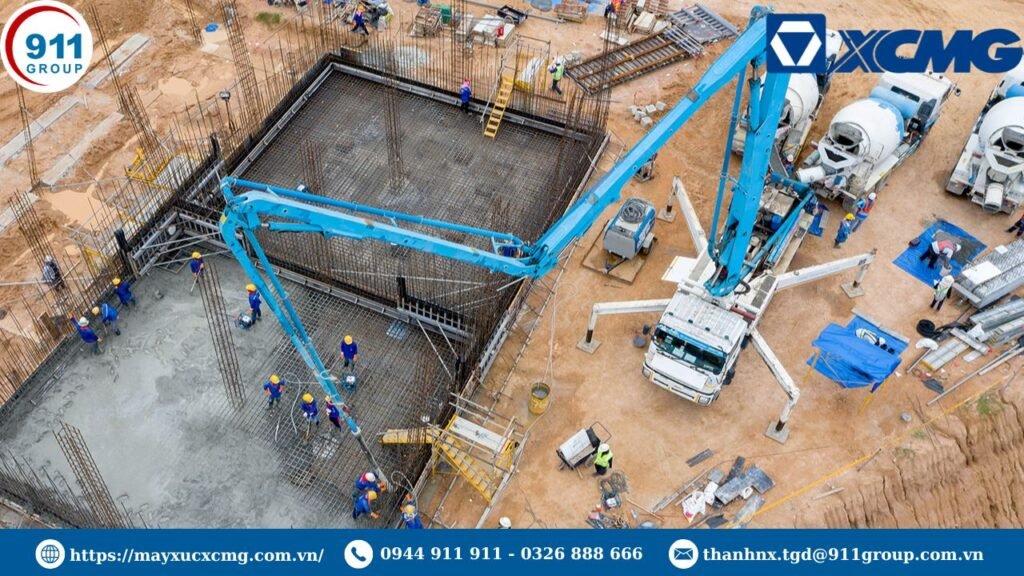 Xe bơm bê tông vận hành tại công trình