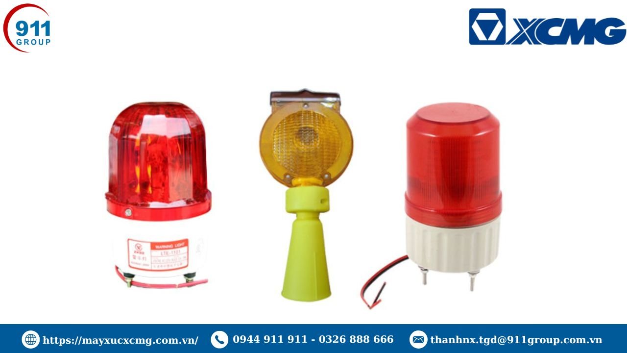 Các đèn tín hiệu cảnh báo tại công trường đang thi công