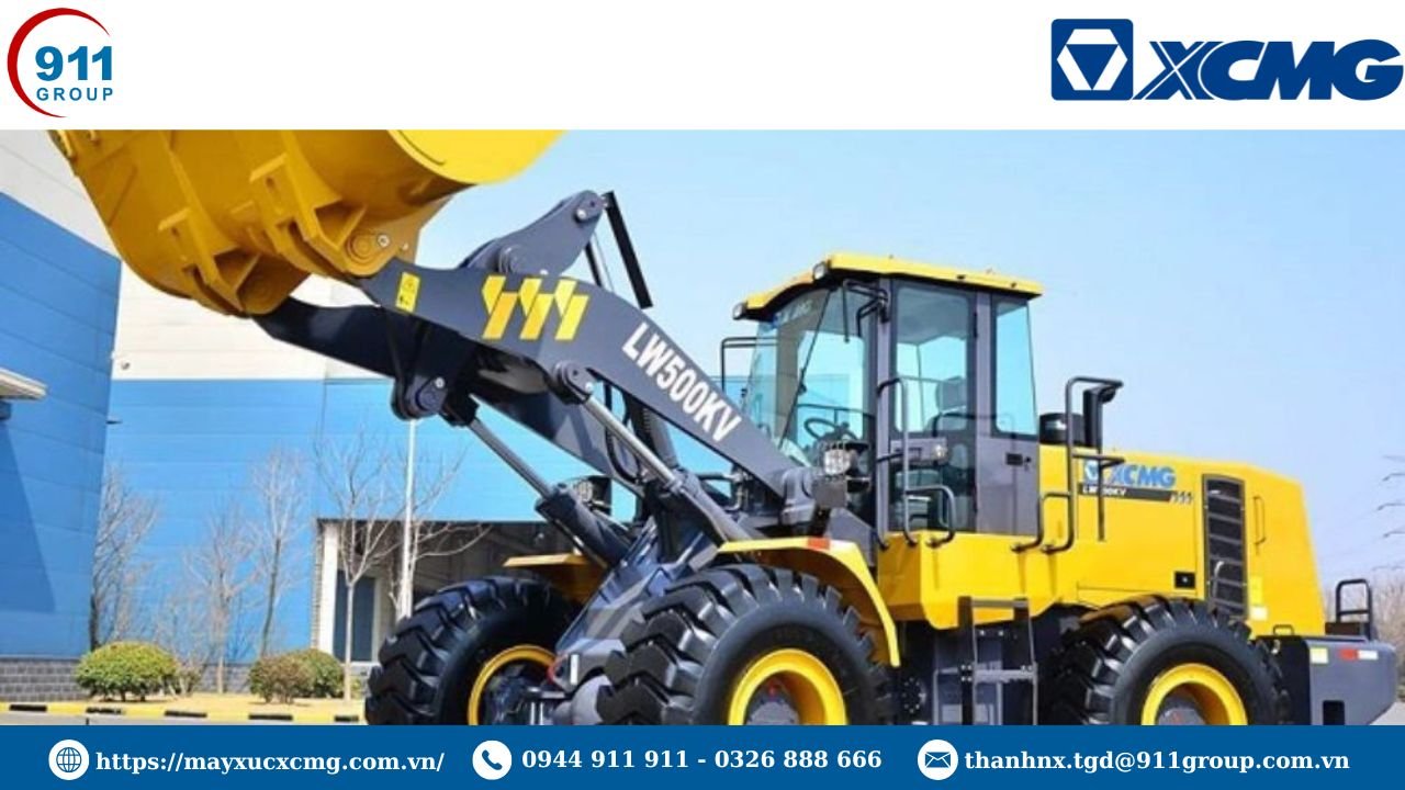 Điều khiển cần nâng và cần nghiêng cần phải phối hợp nhịp nhàng